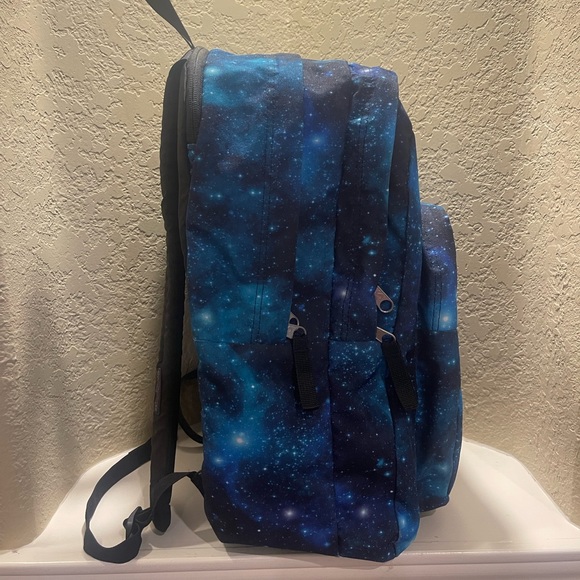 Jansport Backpack Great condition - Picture 2 of 8